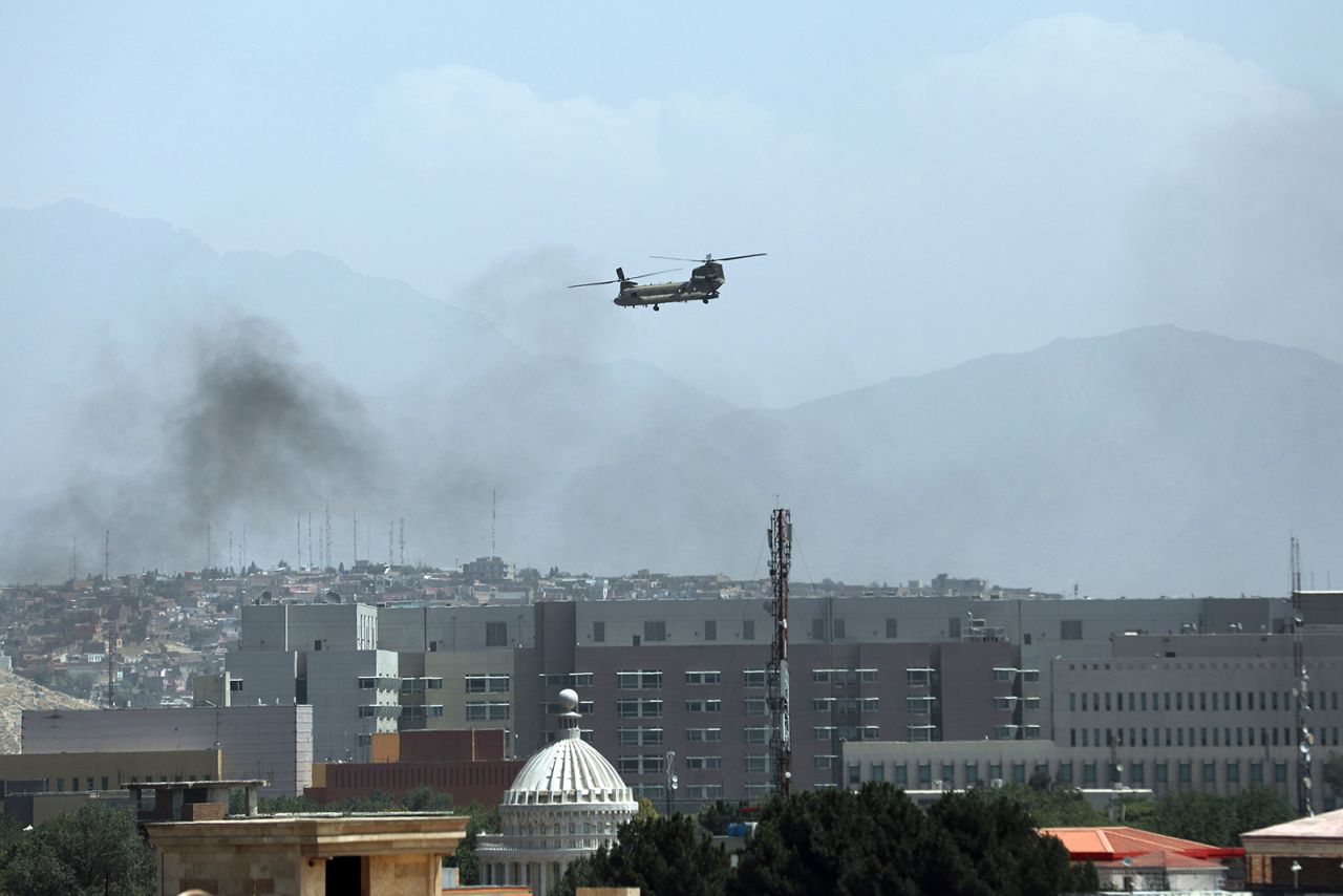 A US Chinook helicopter flies over the city of Kabul, Afghanistan, on August 15.