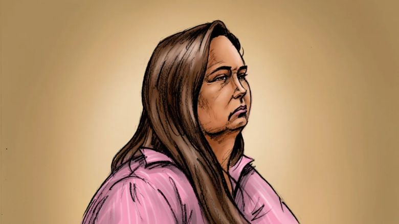 Un boceto judicial de Erin Patterson dando testimonio en su juicio por triple asesinato en el Tribunal de Magistrados de Latrobe Valley en Morwell, Victoria, Australia