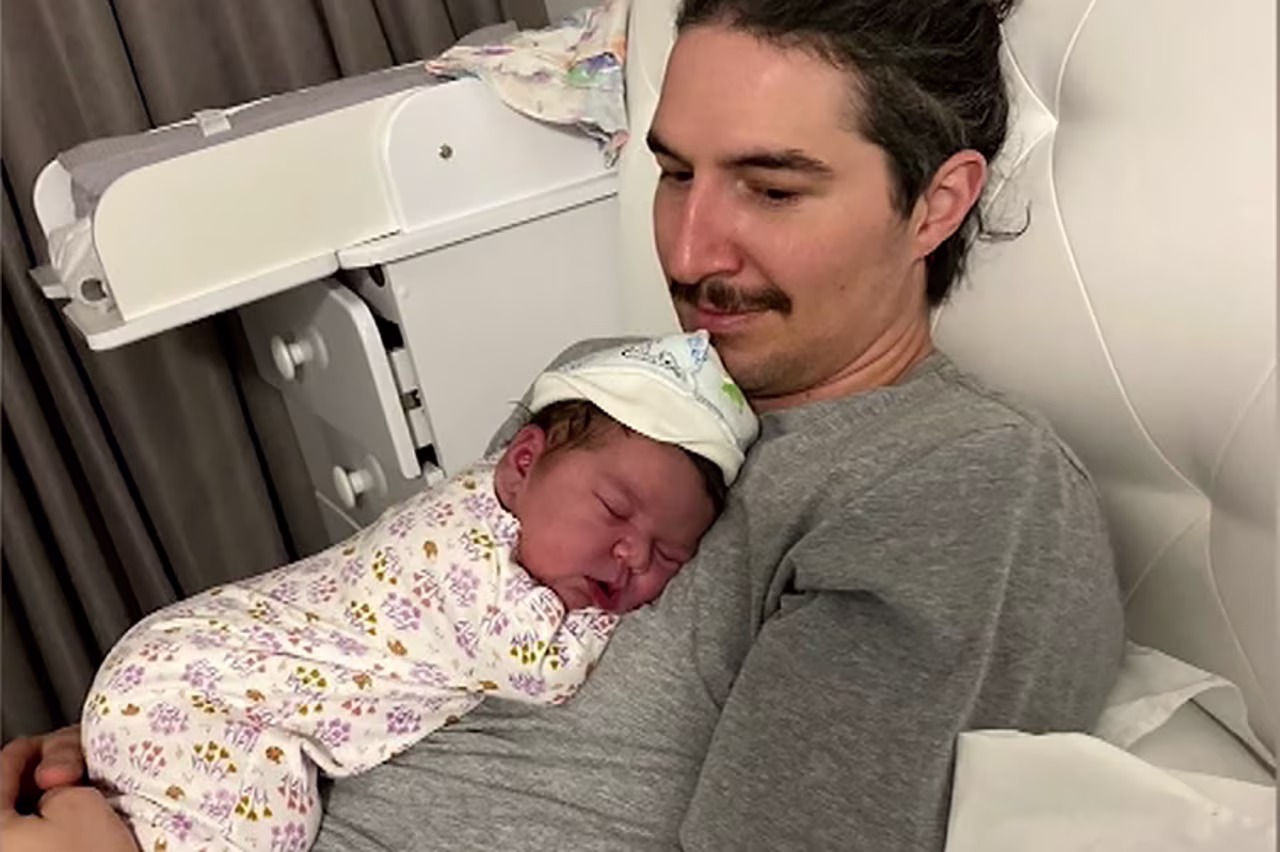 Jessie Boeckmann with daughter Vivian.