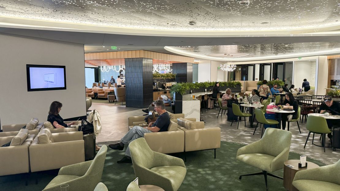 Additional seating at the Club at SFO