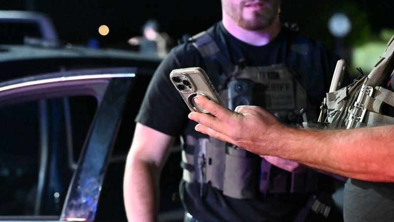 Inside the cartel networks recruiting young Americans
