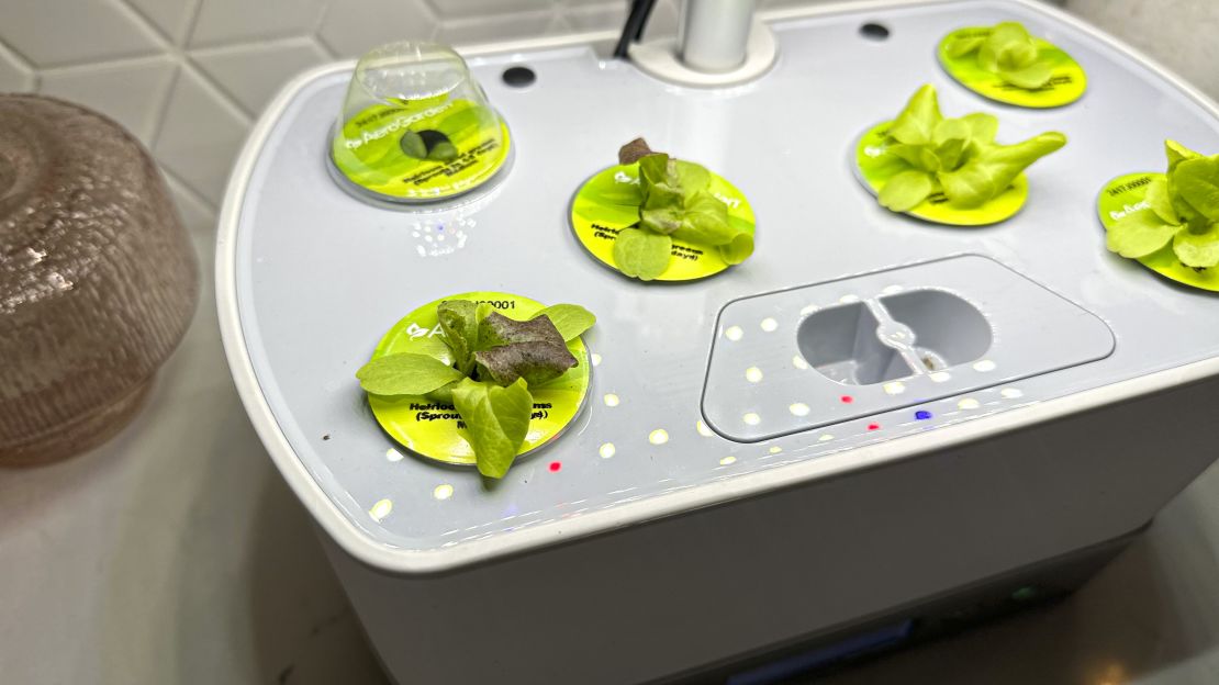 aerogarden-harvest-elite-cnnu-14.jpg