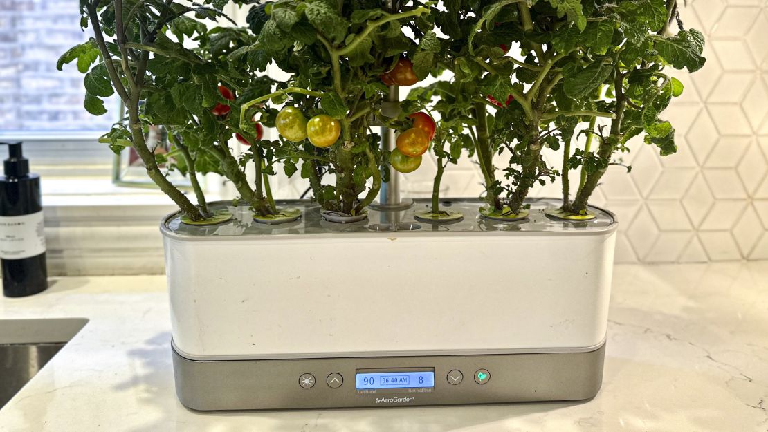 aerogarden-harvest-elite-slim-cnnu-2.jpg