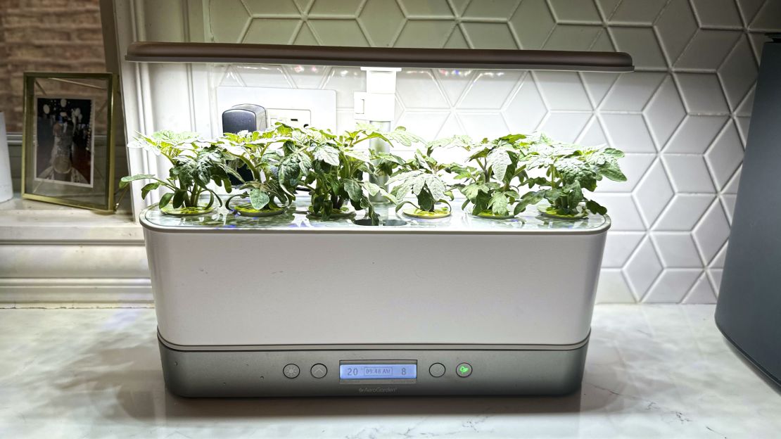 aerogarden-harvest-elite-slim-cnnu-5.jpg