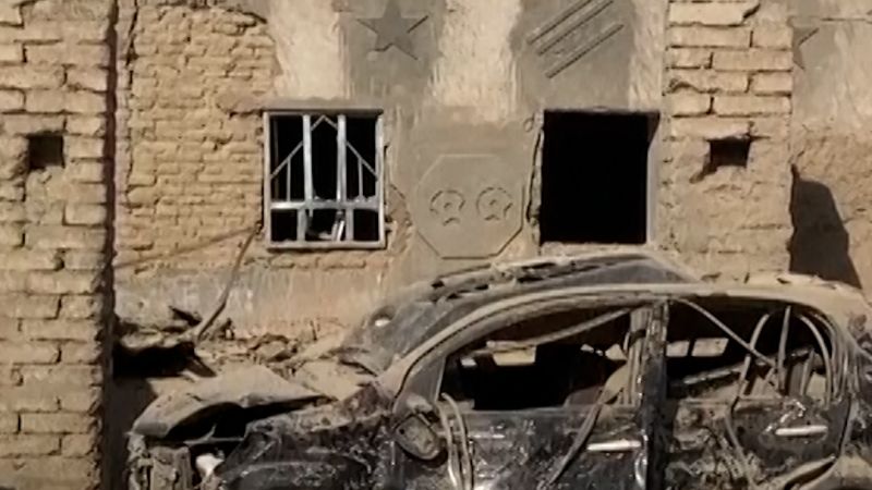 Why are Afghanistan and Pakistan clashing on border?