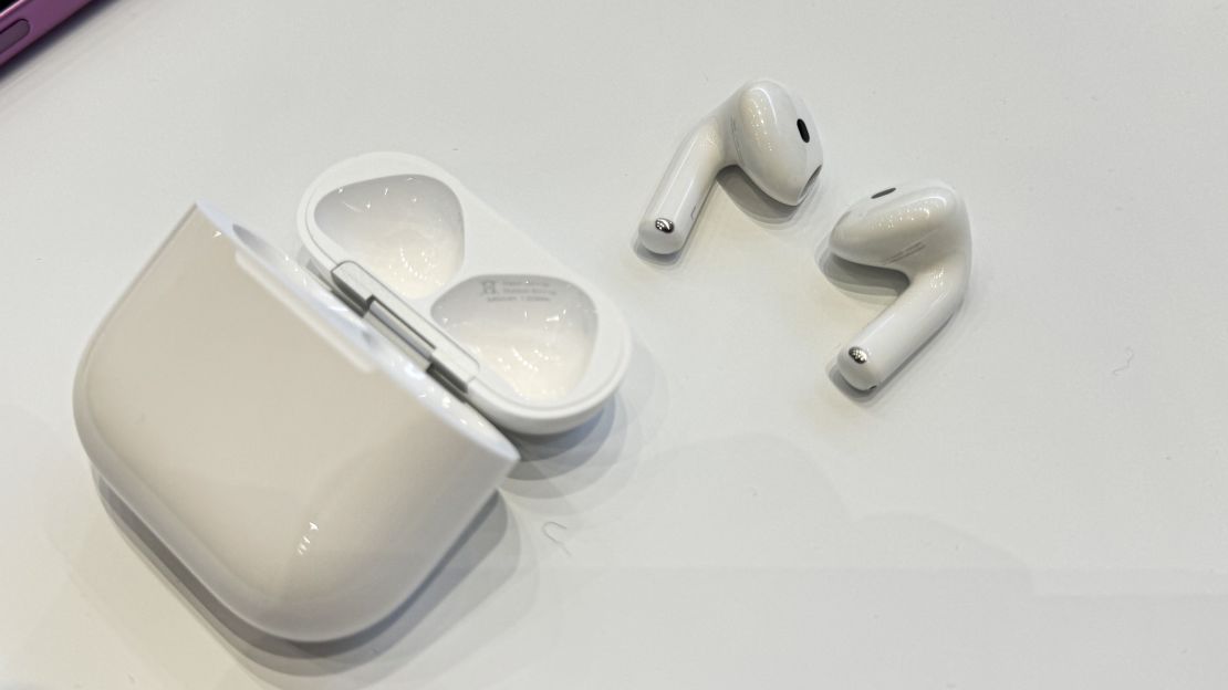 airpods-4-hands-on-cnnu-13.jpg