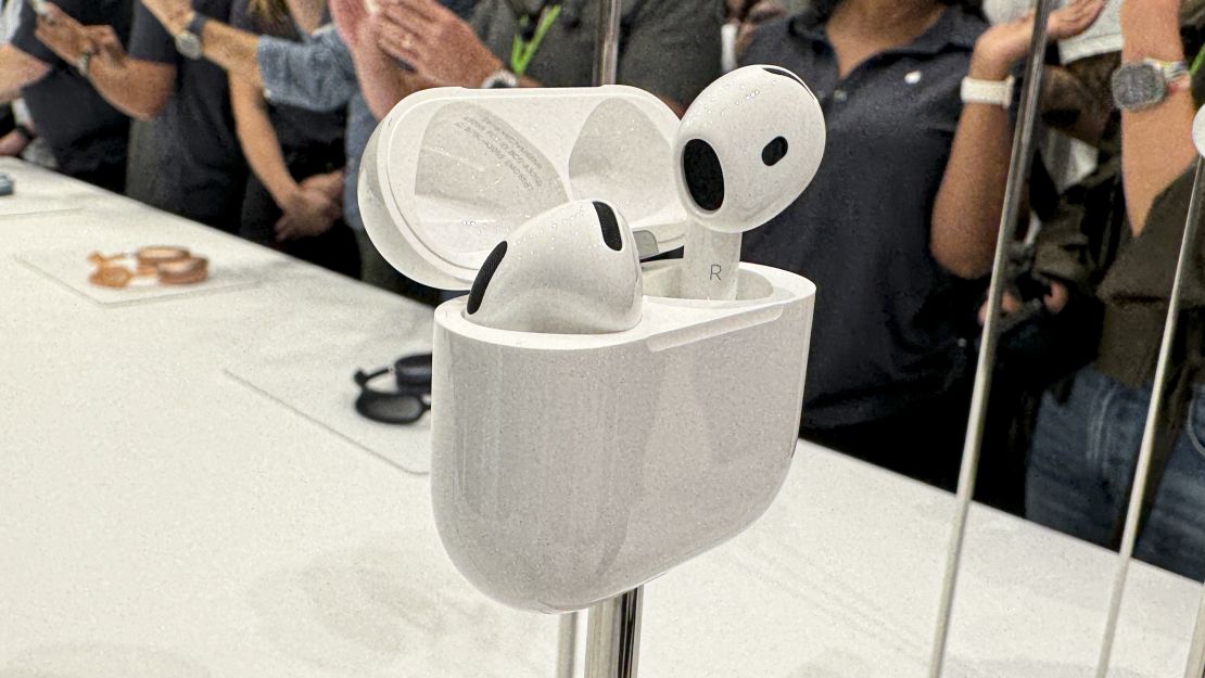 airpods-4-hands-on-cnnu-14.jpg