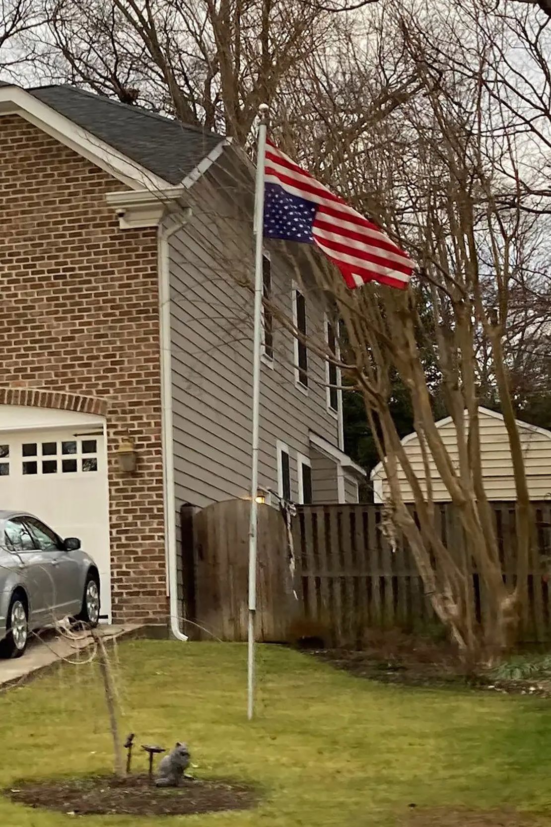 A photo obtained by The New York Times shows an inverted flag at the Alito residence on January 17, 2021, three days before Joe Biden's inauguration.