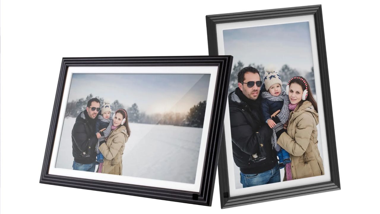 Aluratek Touchscreen Digital Photo Frame.jpg