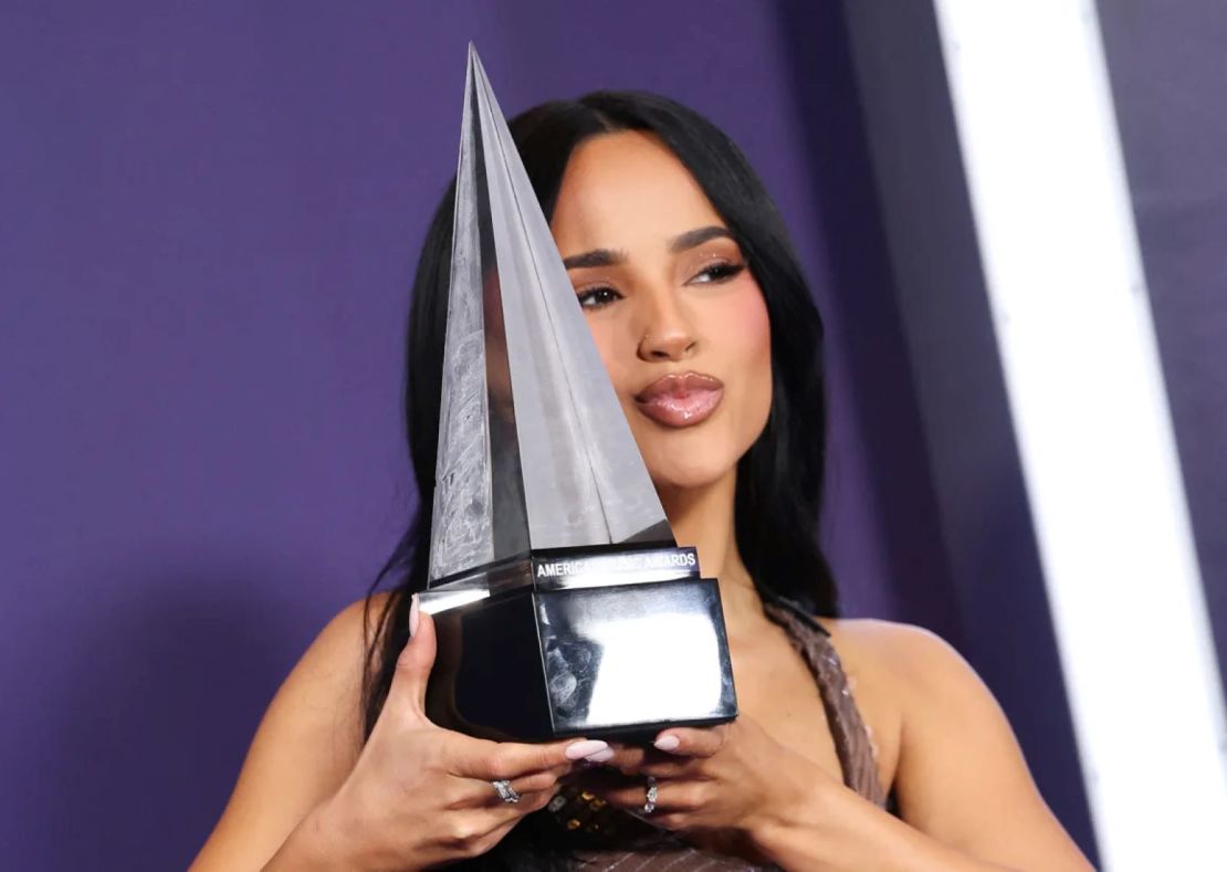 Becky G en los American Music Awards 2025 en Las Vegas.