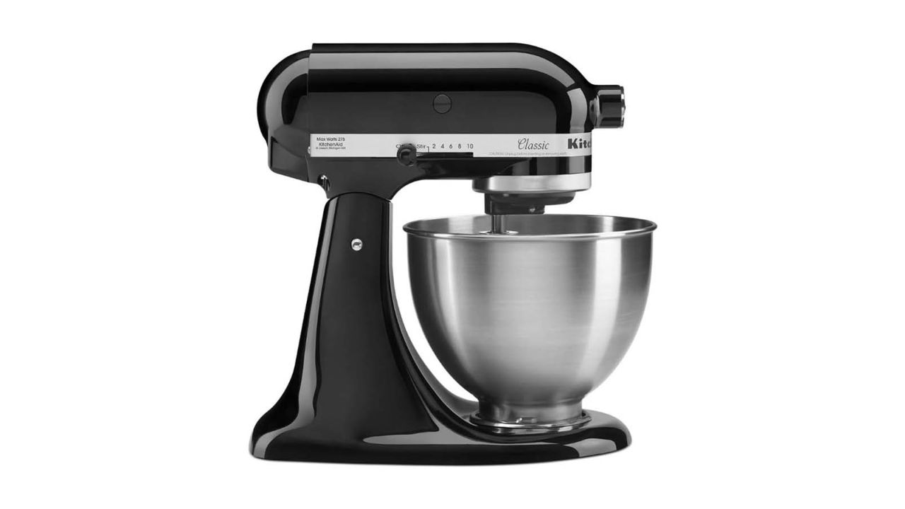 Amazon KitchenAid Classic Series Mixer.jpg