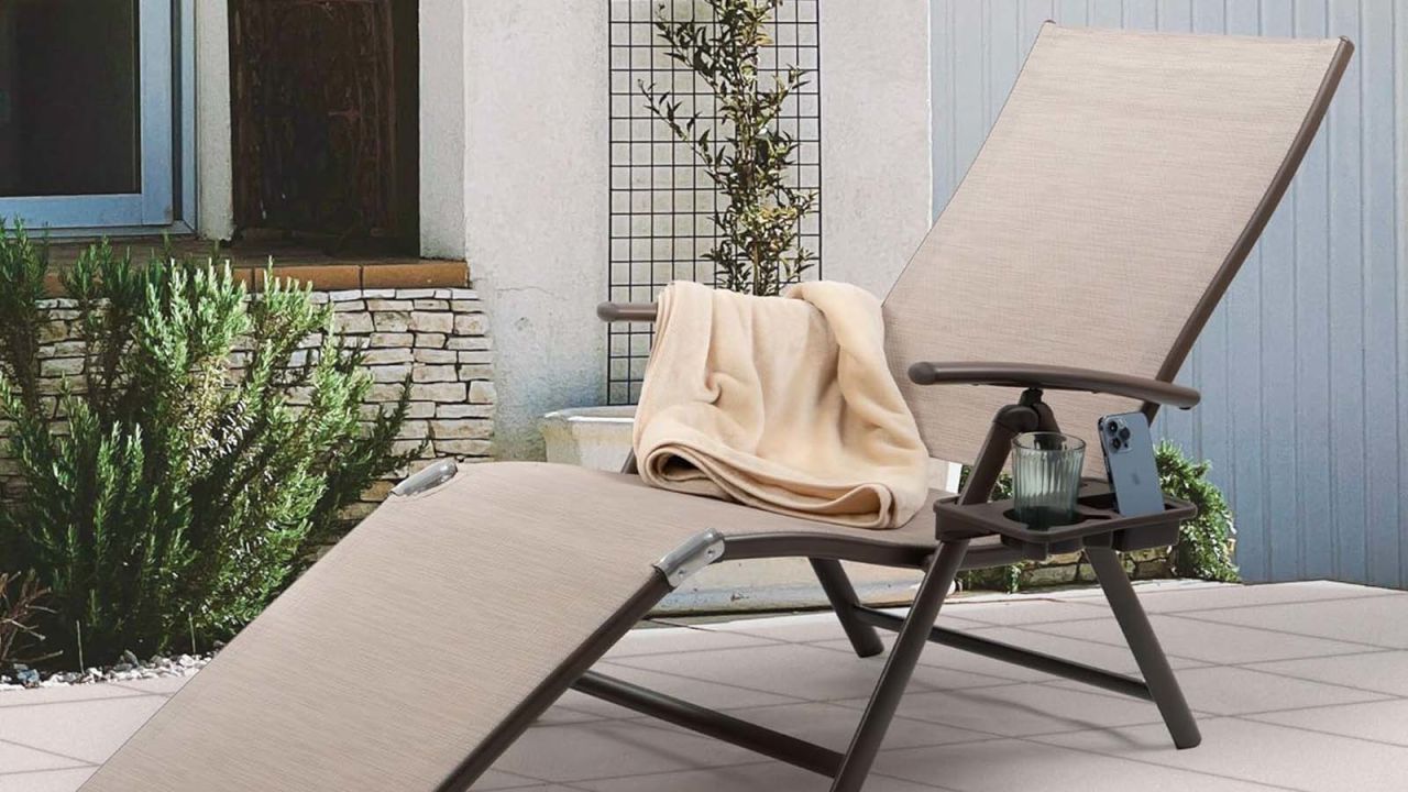 Amazon Kozyard Lounge Chair.jpg