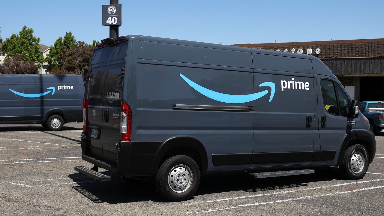 AMAZON TRUCK GettyImages-1500412711.jpg