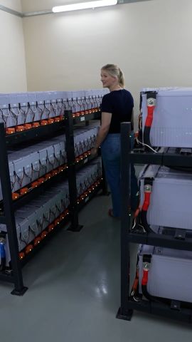 antoinette data center thumb.jpeg.jpg