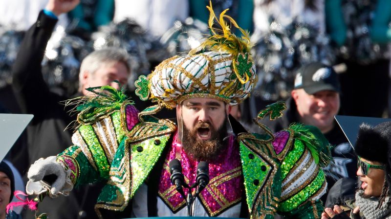 Jason Kelce says he’s lost his Super Bowl LII ring… in a pool filled with chili