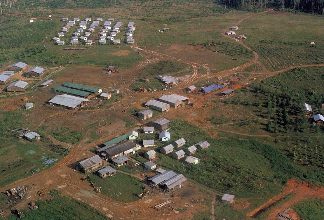 Una vista aérea de los terrenos de Jonestown.