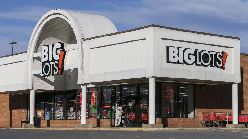 Big Lots облеченият търговец на отстъпки който преди това предупреди