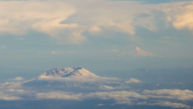 Experienced climber found dead in Mount St. Helens crater, officials say