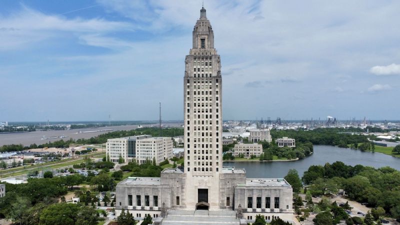 Върховният съд спря хаотичната съдебна битка за конгресните окръзи на Луизиана с