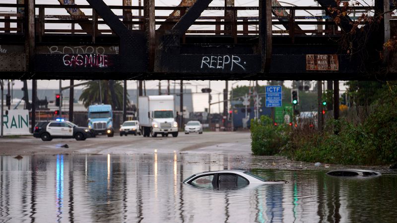 Pineapple Express: Rio atmosférico paralisado no sul da Califórnia, aumentando a série de inundações e deslizamentos de terra