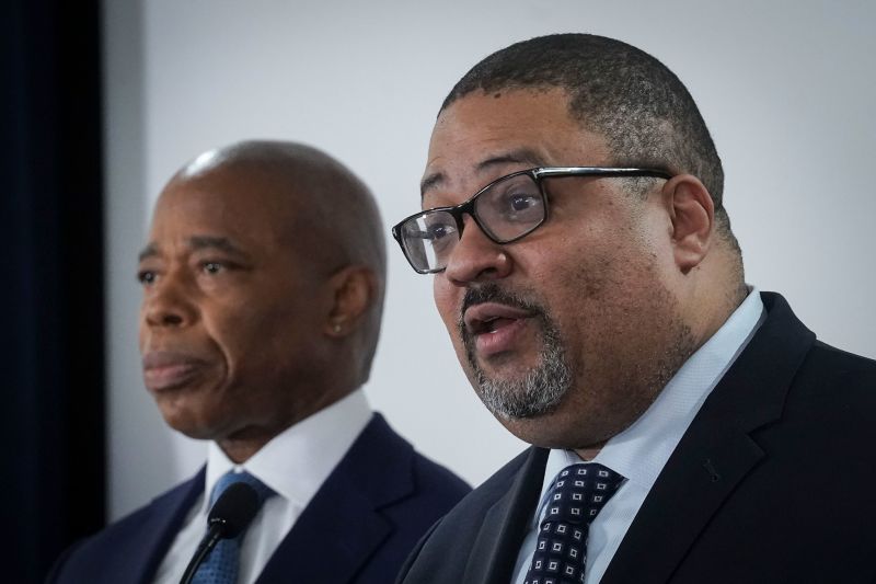7 people indicted in connection with assault on NYPD officers