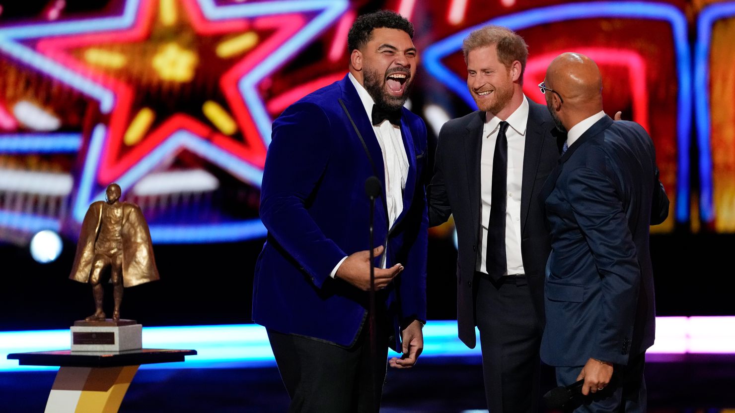 Nfl Honors Awards 2025 Elise Magdalena