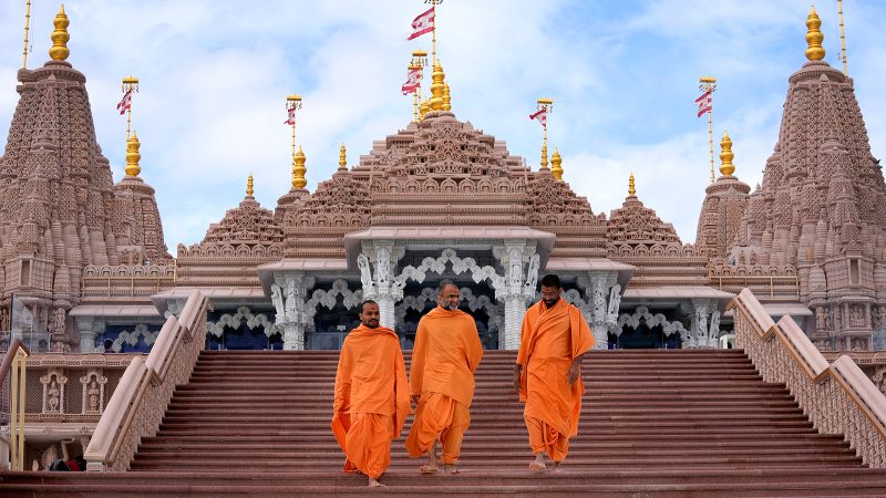 Моди от Индия ще открие първия хиндуистки храм в Абу Даби