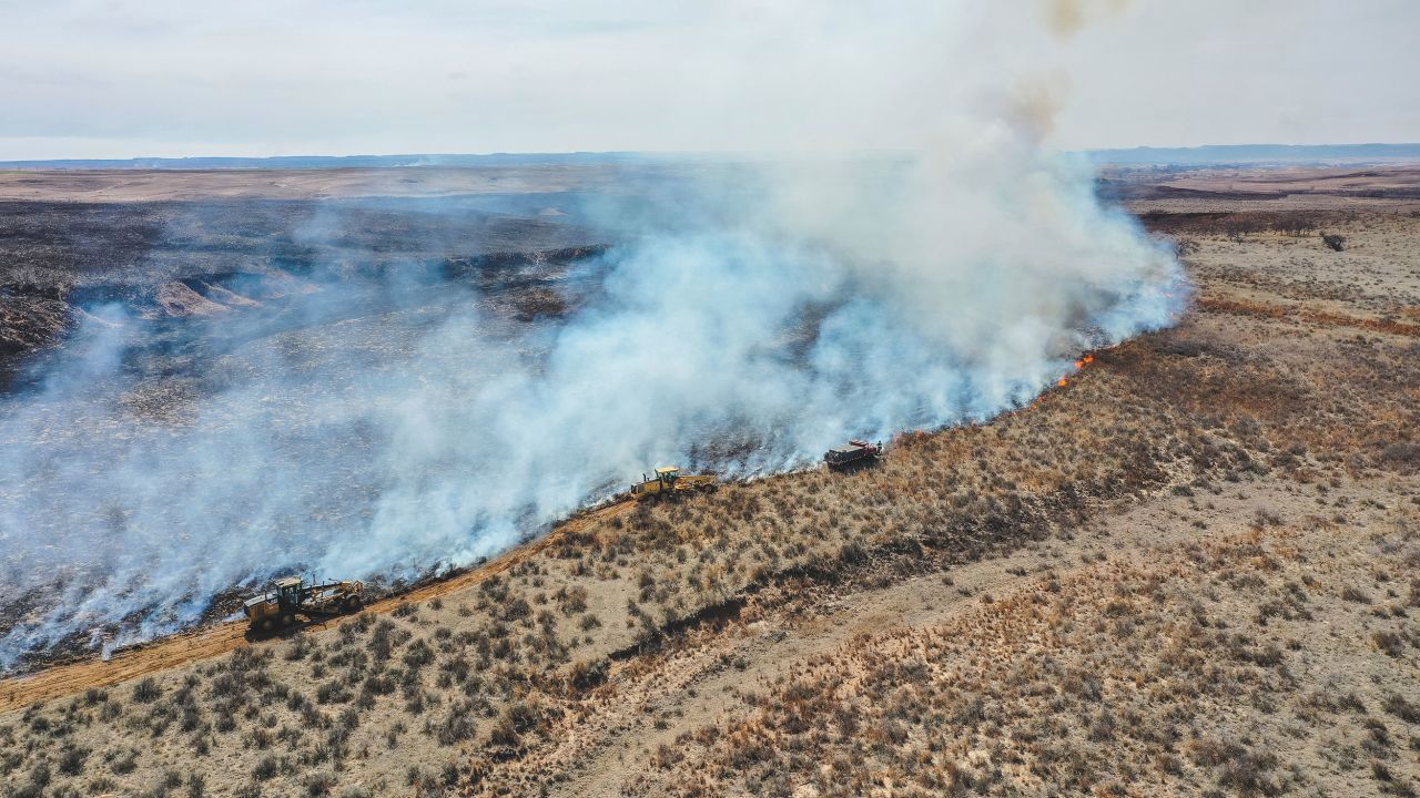 Firefighters battle the Smokehouse Creek Fire north of Canadian, Texas, Wednesday, Feb. 28, 2024 (AP Photo/David Erickson)