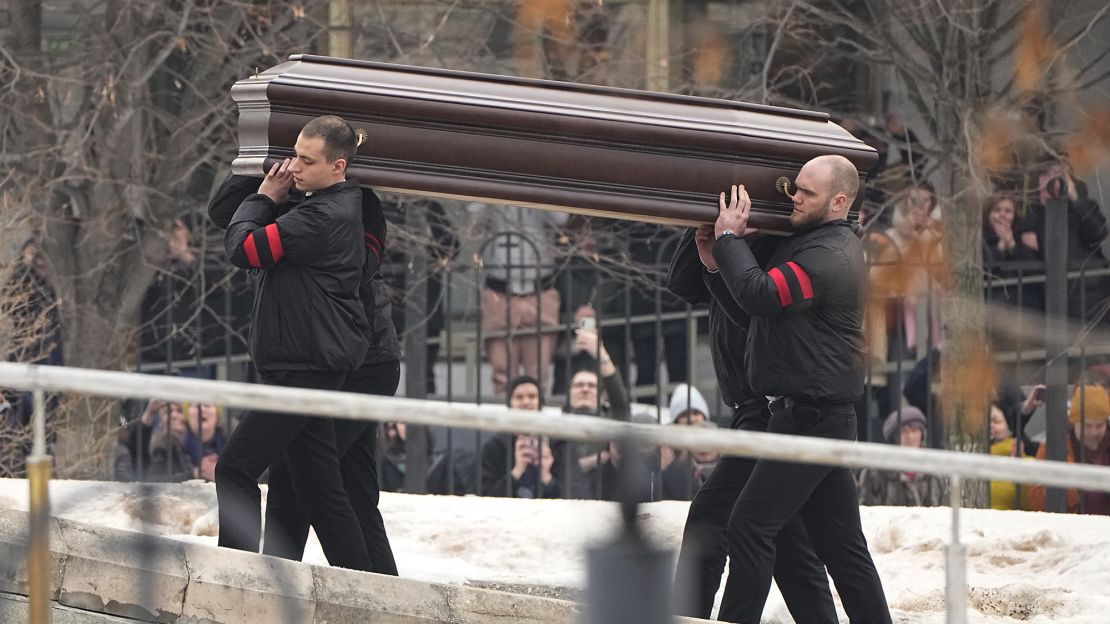 Mourners chanted "Navalny! Navalny!" as the Kremlin critic's coffin is carried to the Moscow church hosting his funeral.