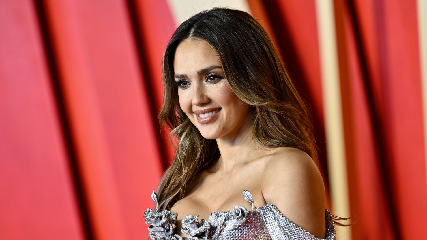 Jessica Alba arrives at the Vanity Fair Oscar Party on Sunday, March 10, 2024, at the Wallis Annenberg Center for the Performing Arts in Beverly Hills, Calif.