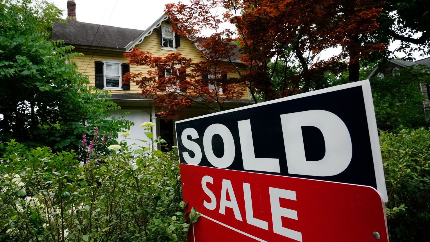 Millions of Americans have been locked in mortgage rates above 6% since 2022. Many were hoping to refinance by now.