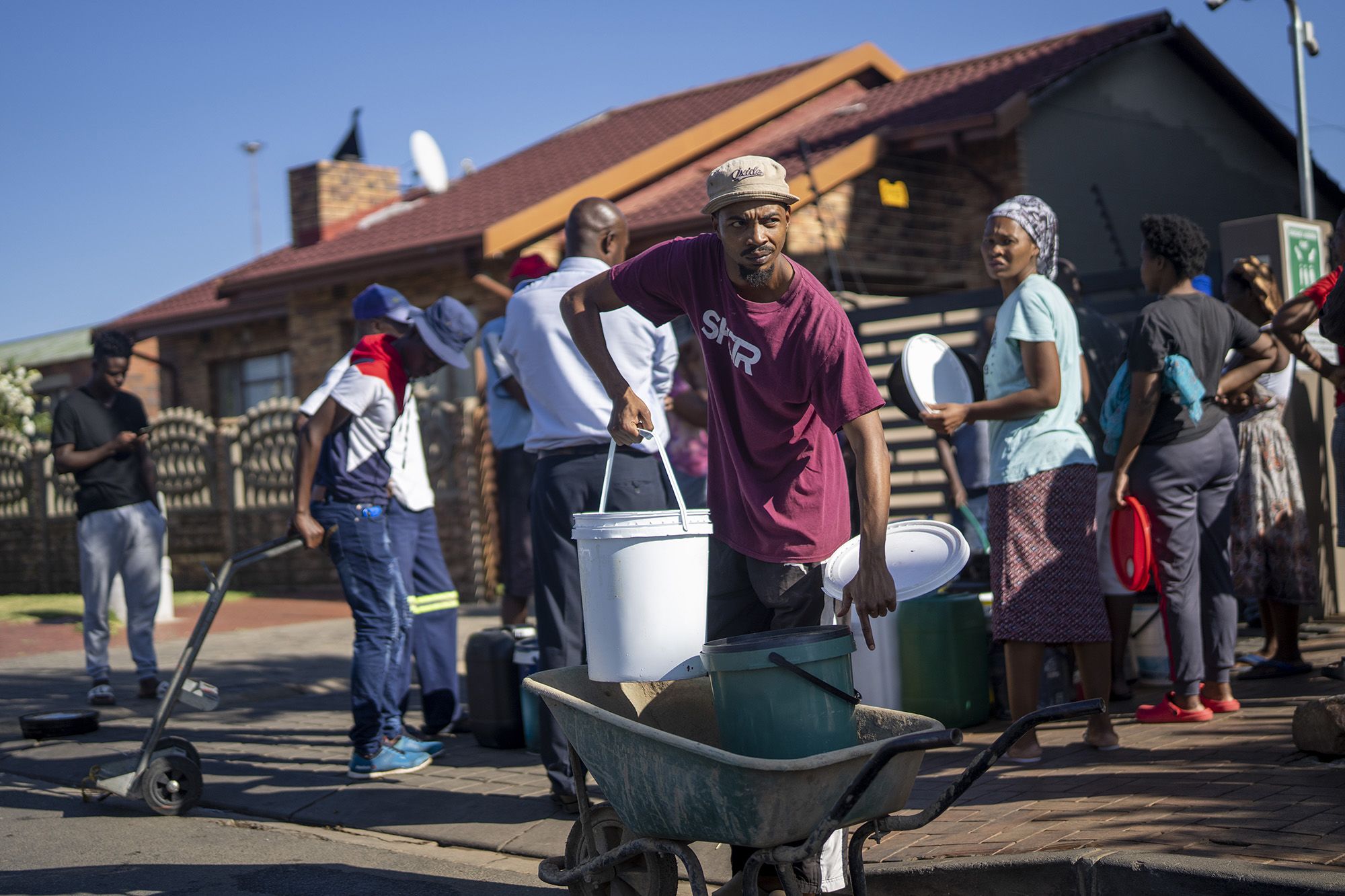 Taps Run Dry in Africa's Richest City