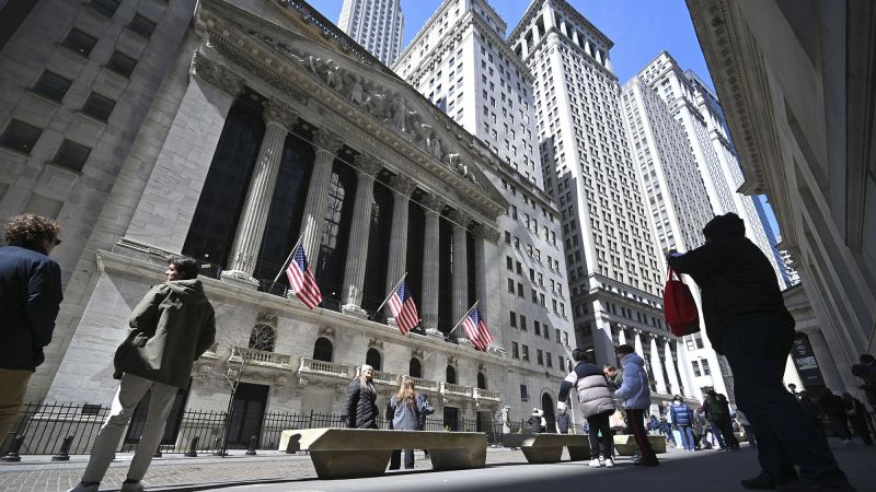 Dow drops more than 500 points after a surprisingly bad inflation report