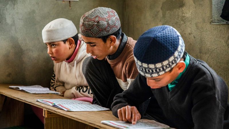 Съдебно решение на практика забранява ислямските училища в най-населения щат на Индия