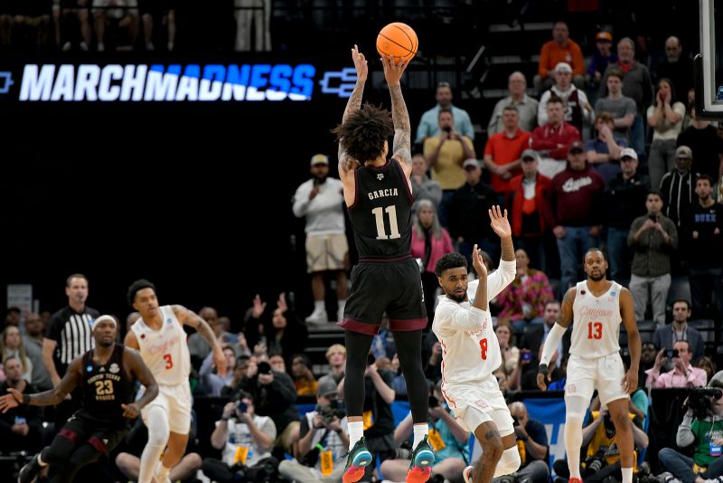 No. 1 Houston Survives OT Upset Scare After Dramatic Buzzer Beater From ...