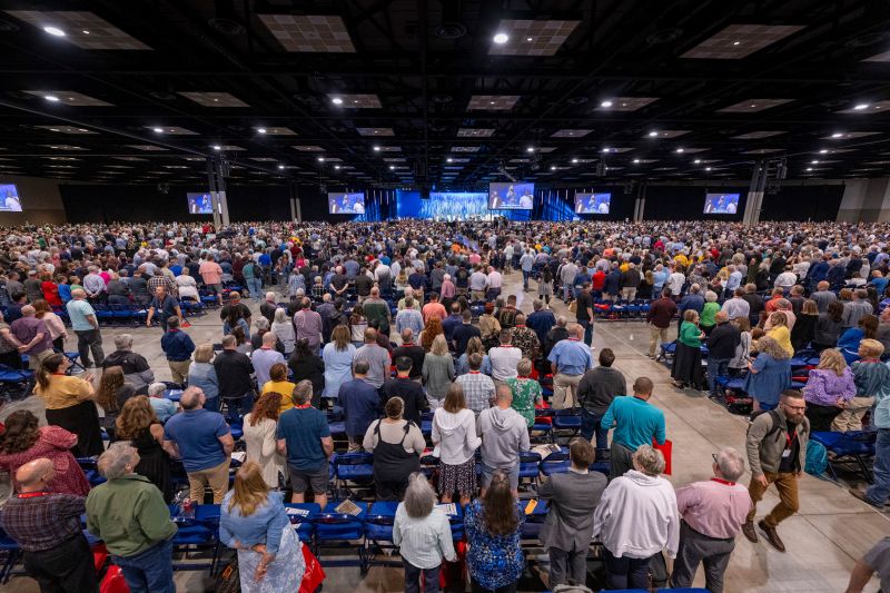 Southern Baptists Narrowly Reject Formal Ban On Churches With Any Women ...