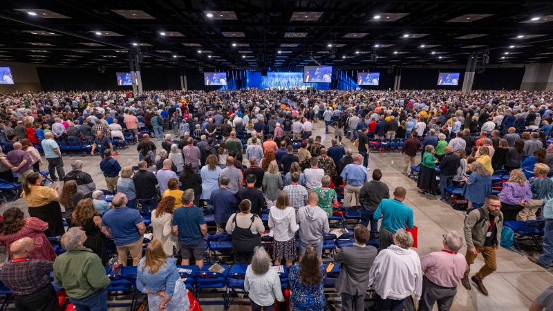 Southern Baptists narrowly reject formal ban on churches with any women pastors