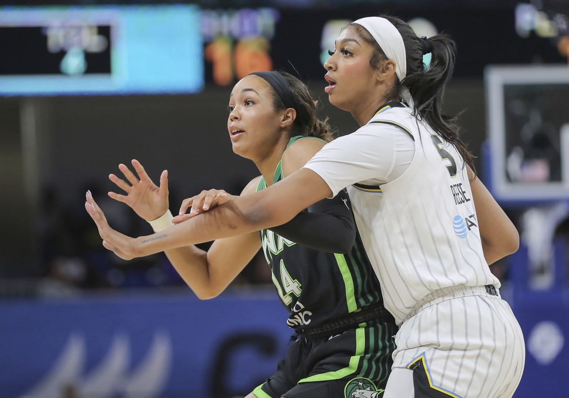 Reese defends the Lynx's Napheesa Collier.