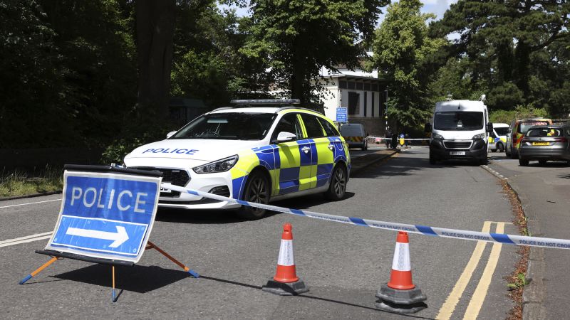 Bristol, Vereinigtes Königreich: Die Polizei startet eine Fahndung, nachdem auf der Clifton Suspension Bridge menschliche Überreste in Säcken gefunden wurden