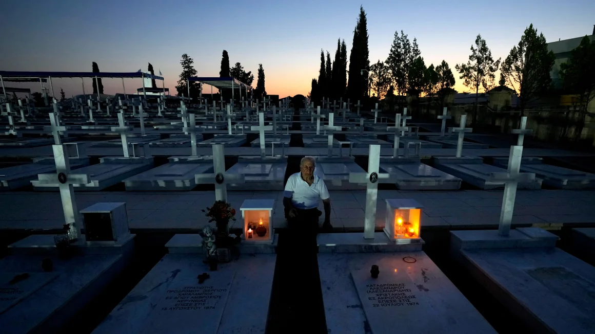 Greeks grieve, Turks celebrate as Cyprus marks 50 years of division