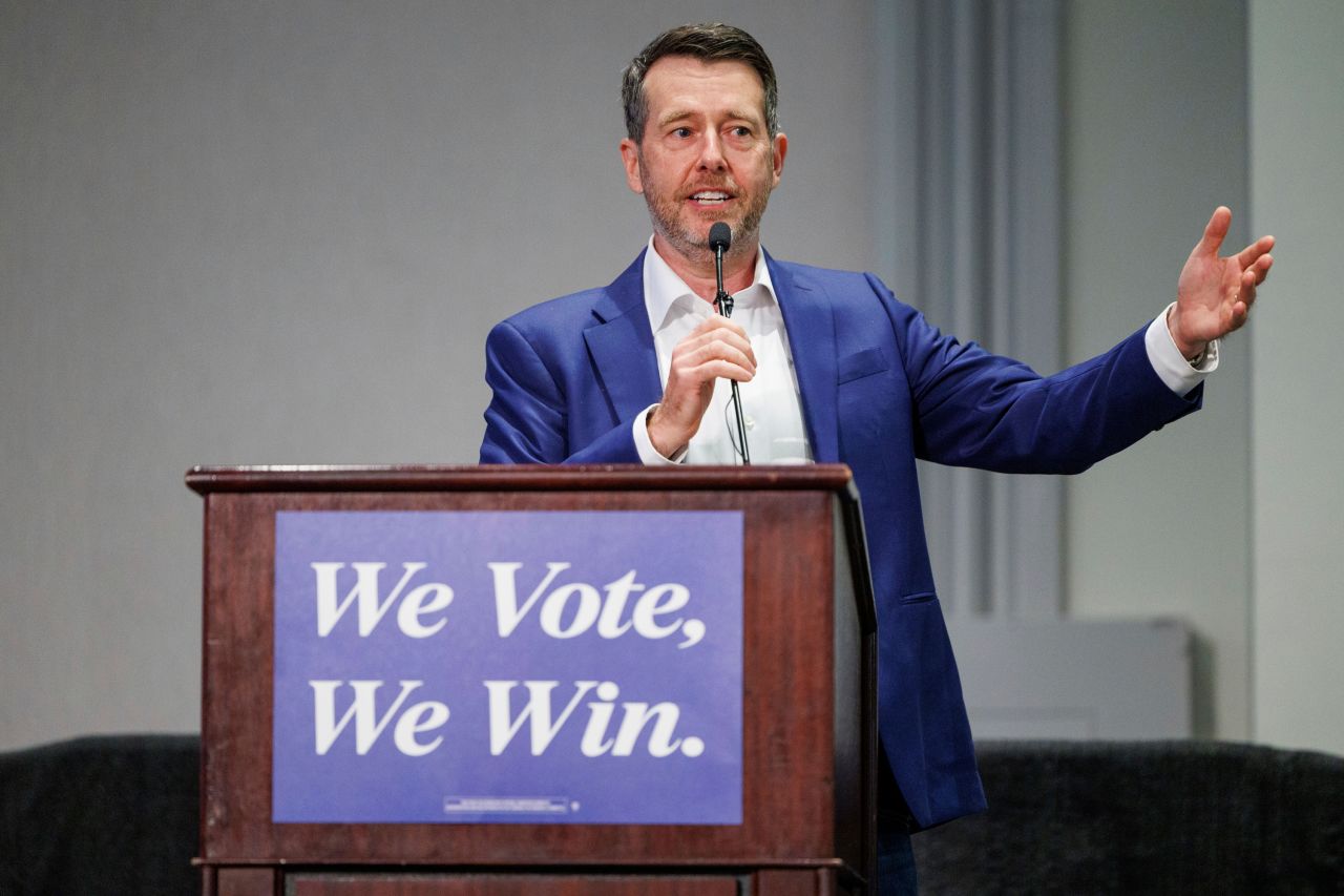 Harris campaign advisor David Plouffe speaks at a Michigan Democratic Party delegation breakfast during the Democratic National Convention in Chicago, on August 22.