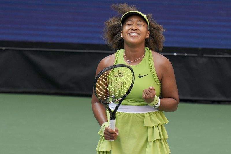 Naomi Osaka makes fashion statement with tennis outfit