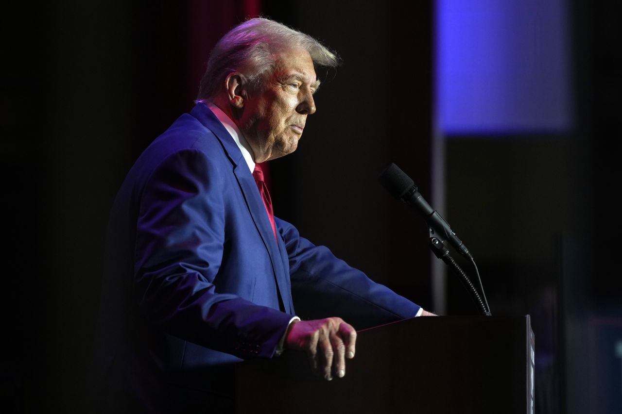 Former President Donald Trump speaks at a campaign event in Prairie du Chien, Wisconsin, on September 28.