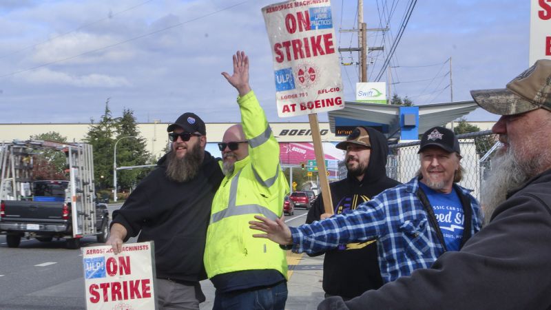 Union members reject deal with Boeing, prolonging strike Union members reject deal with Boeing, prolonging strike