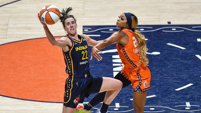 Историята на задкулисието на спор на WNBA: Caitlin Clark, Dijonai Carrington и въпроси на журналиста 