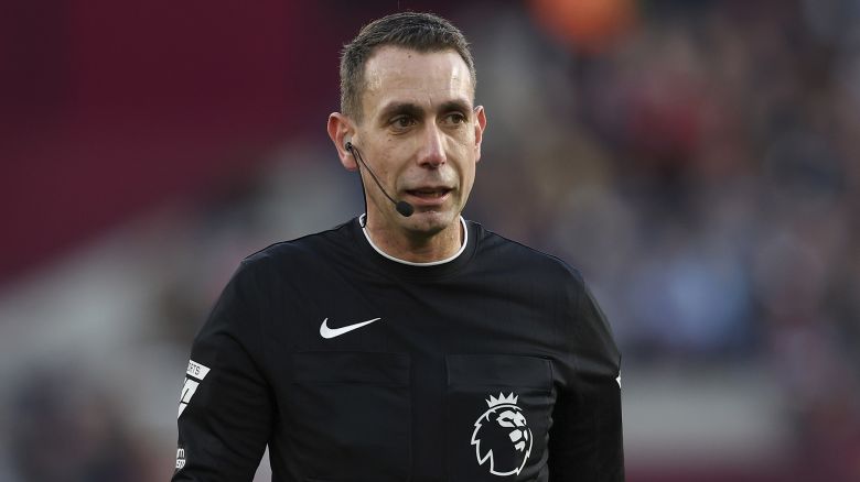 October 27, 2024, London: London, England, 27th October 2024. Referee David Coote during the Premier League match at the London Stadium, London. (Credit Image: Â© Paul Terry/Sportimage/Cal Sport Media) (Cal Sport Media via AP Images)