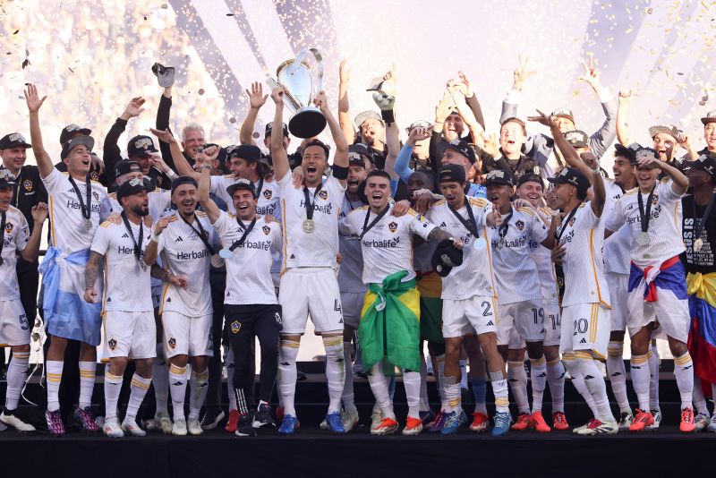 Los Angeles Galaxy fend off New York Red Bulls to win sixth MLS