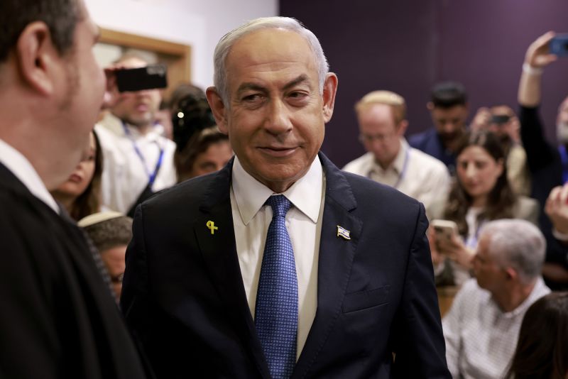 Netanyahu ataca a mídia enquanto testemunha pela primeira vez em seu julgamento por corrupção - jili