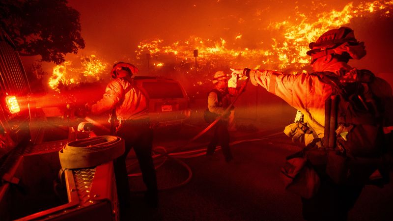 Malibu fire: Blaze nearly triples in size in one hour as it threatens Malibu