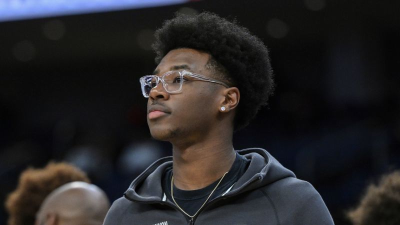 Bryce James, son of NBA superstar LeBron James, commits to Arizona Bryce James, son of NBA superstar LeBron James, commits to Arizona
